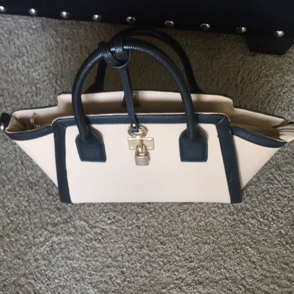 Handbag - Picture 6 of 6